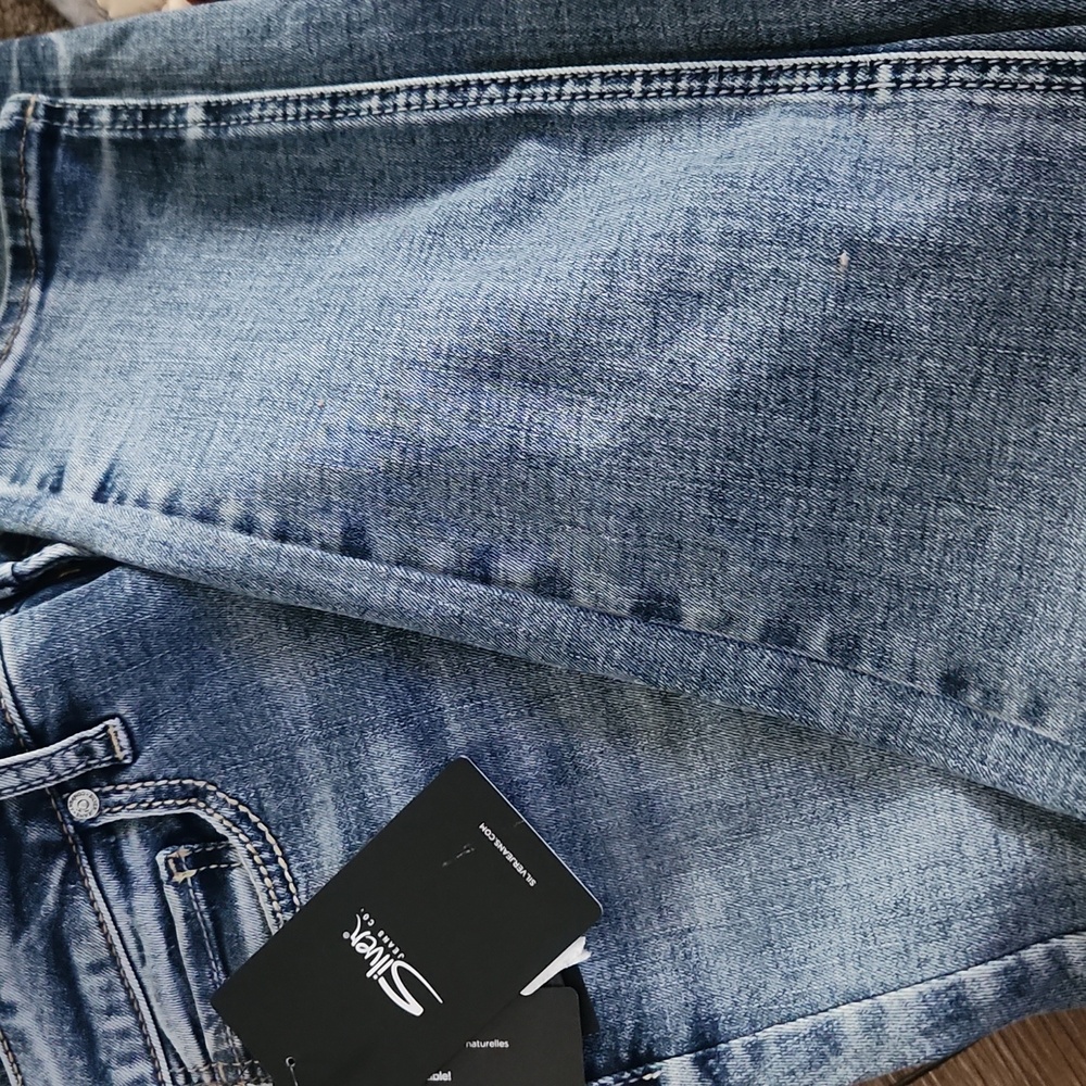 Silver Curvy Fit Mid Rise Skinny Leg - Picture 5 of 6